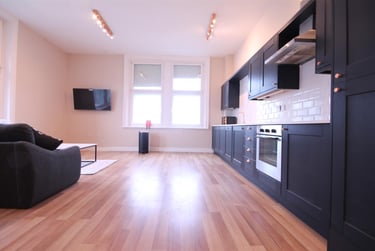 2 bed flat, City Apartments, City Centre, Newcastle, NE17DE - Image 4